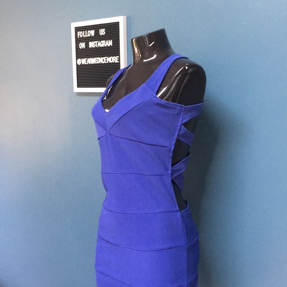 Cut Out Back Body Con Dress - Picture 2 of 6